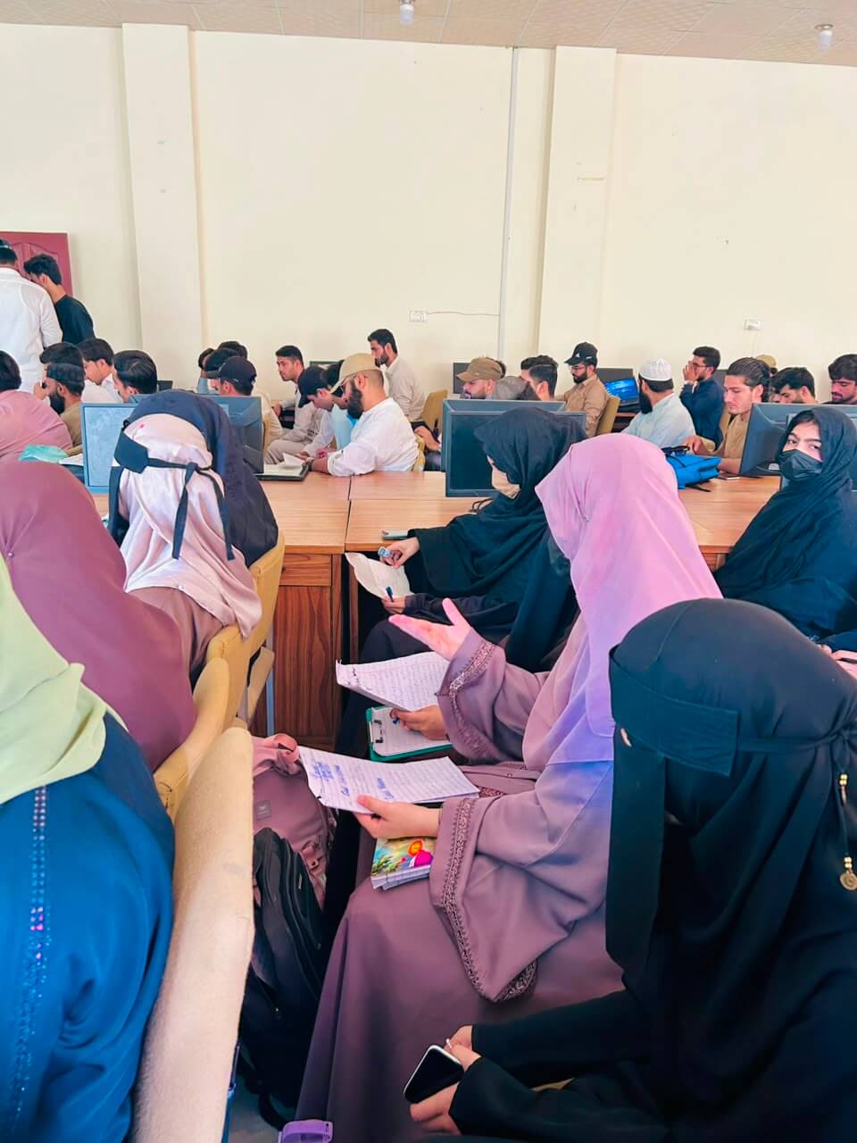 Hunar Tehreek training class in session — photo 17